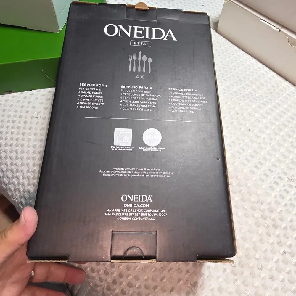 ONEIDA LENOX 20 PC SERVICE FOR 4 ETTA STAINLESS FLATWARE SET